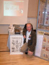 Carsten Sndergaard, initiativtager til Danmarks frste tegneseriefestival i 1973 ved plakaten for samme!